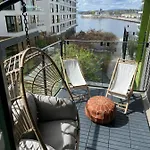 Bright & Exclusive 1br In Prime Location, Located On Water In Center With View To Fjord 아파트