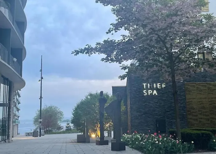 Bright & Exclusive 1br In Prime Location, Located On Water In Center With View To Fjord Apartmán *