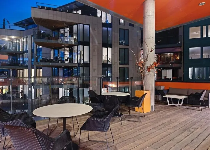 Apartment Bright & Exclusive 1br In Prime Location, Located On Water In Center With View To Fjord Oslo