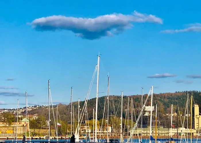 Apartamento Bright & Exclusive 1br In Prime Location, Located On Water In Center With View To Fjord *