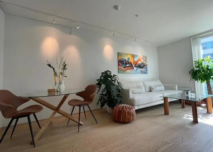 Apartament Bright & Exclusive 1br In Prime Location, Located On Water In Center With View To Fjord Oslo