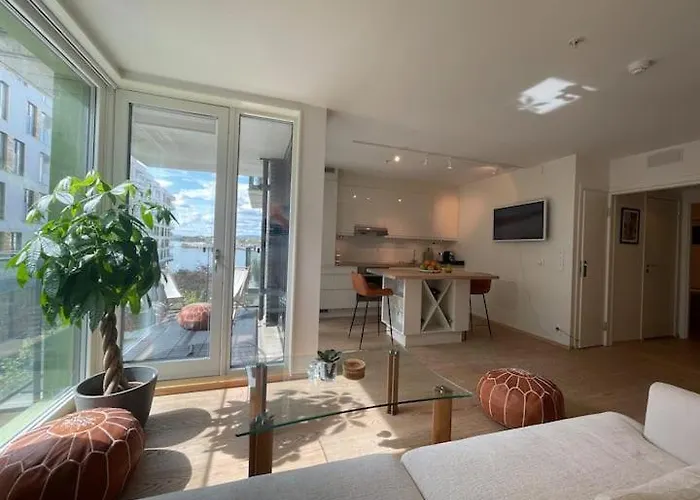 Appartement Bright & Exclusive 1br In Prime Location, Located On Water In Center With View To Fjord